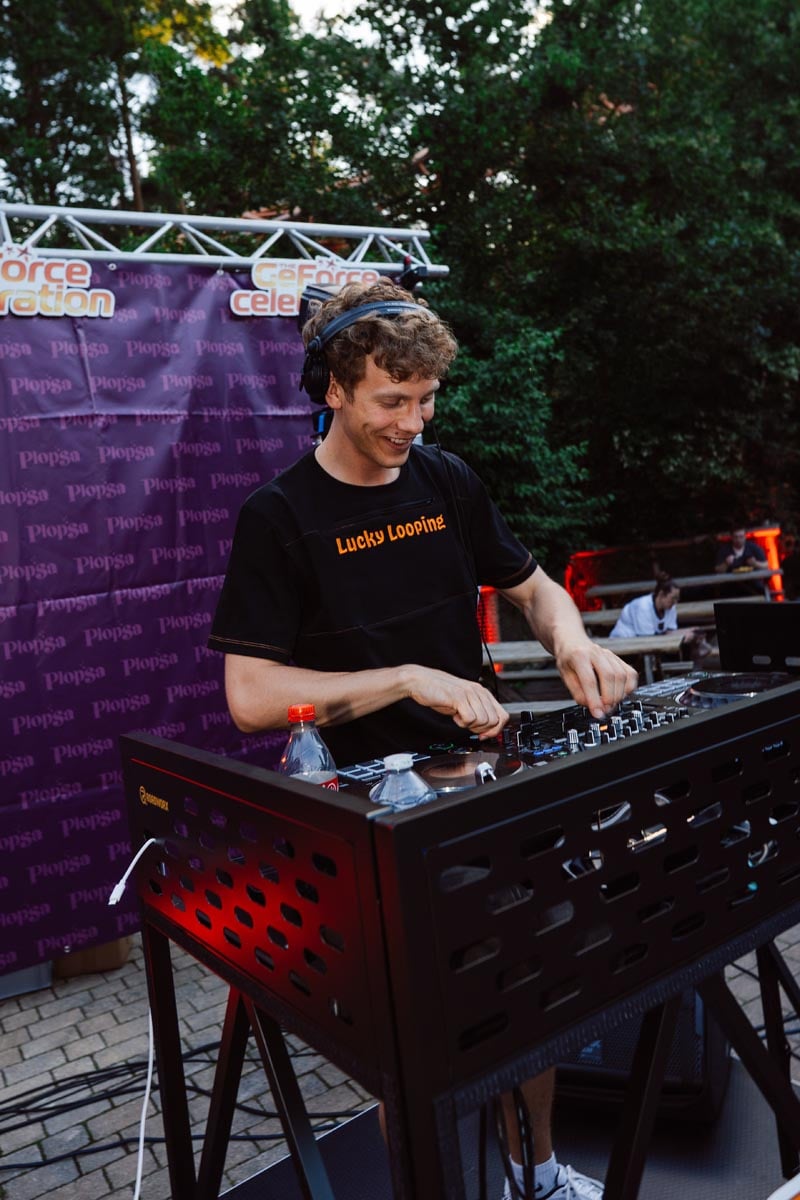 GeForce Celebration x Lucky Looping 089
