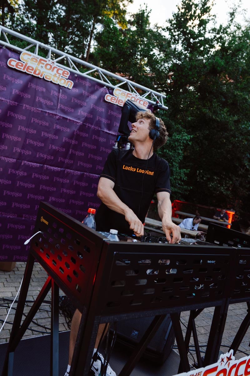 GeForce Celebration x Lucky Looping 090
